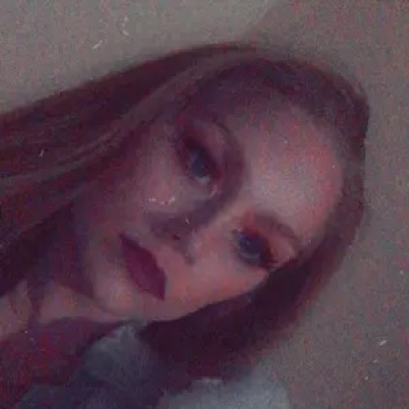 Meet your Posher, Ashley - Picture 1 of 1